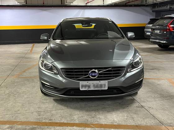 VOLVO V60 2.0 T4 KINETIC GASOLINA 4P AUTOMÁTICO VOLVO V60 2.0 T4 KINETIC GASOLINA 4P AUTOMÁTICO